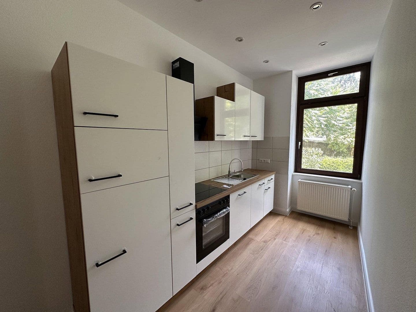 Prenájom bytu 4-izbový 115 m², Offenbach, Hesensko Prenájom bytu 4-izbový 115 m², Offenbach, Hesensko