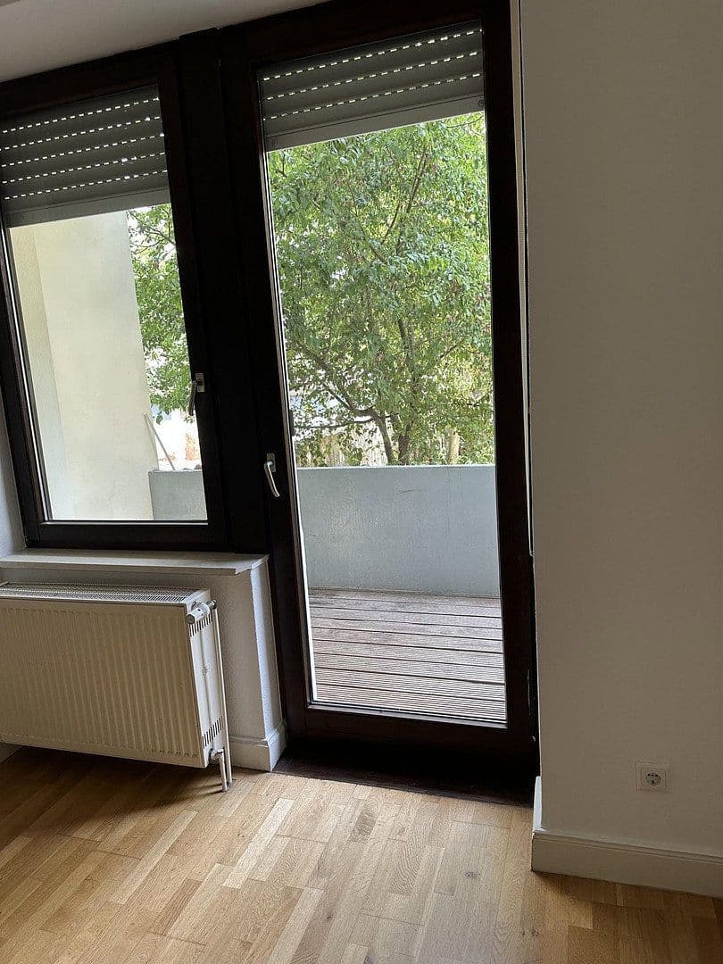 Prenájom bytu 4-izbový 115 m², Offenbach, Hesensko Prenájom bytu 4-izbový 115 m², Offenbach, Hesensko