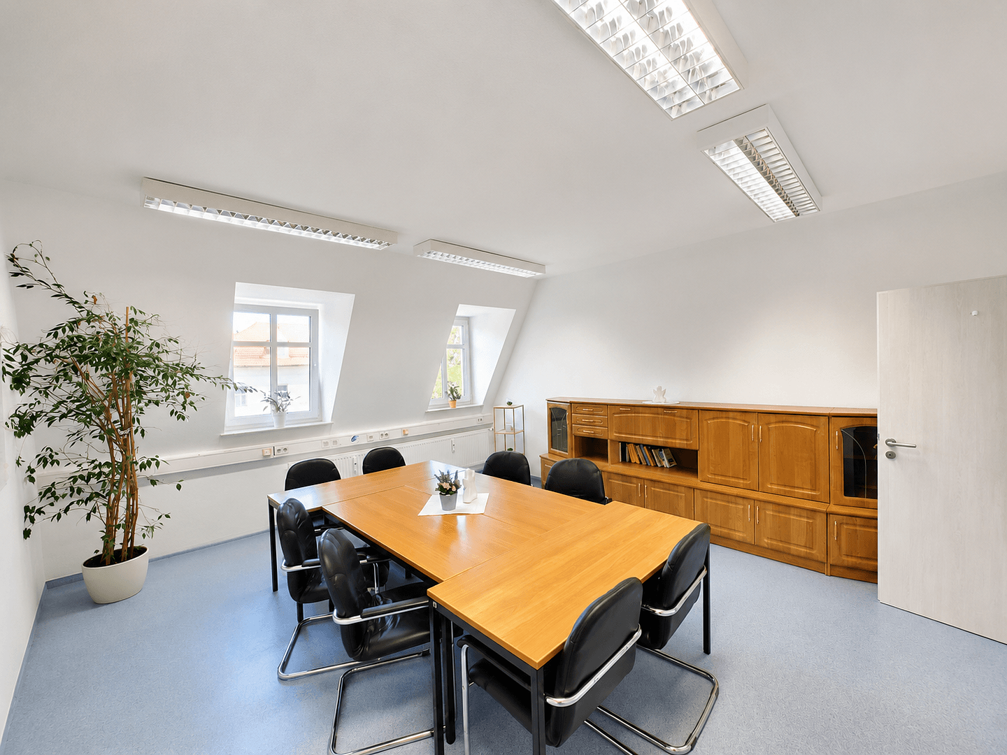 Prenájom kancelárie 132 m², Waltershäuser Straße 21, Gotha, Durínsko Prenájom kancelárie 132 m², Waltershäuser Straße 21, Gotha, Durínsko