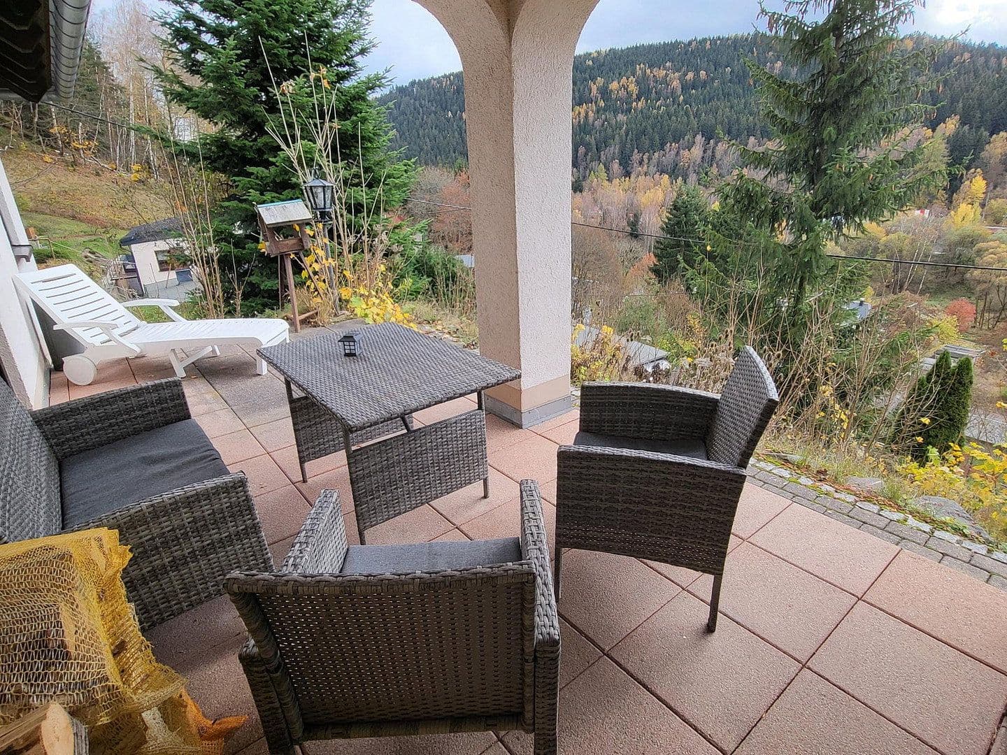 Predaj domu 199 m², pozemok 1.550 m², Klingenthal, Sasko Predaj domu 199 m², pozemok 1.550 m², Klingenthal, Sasko