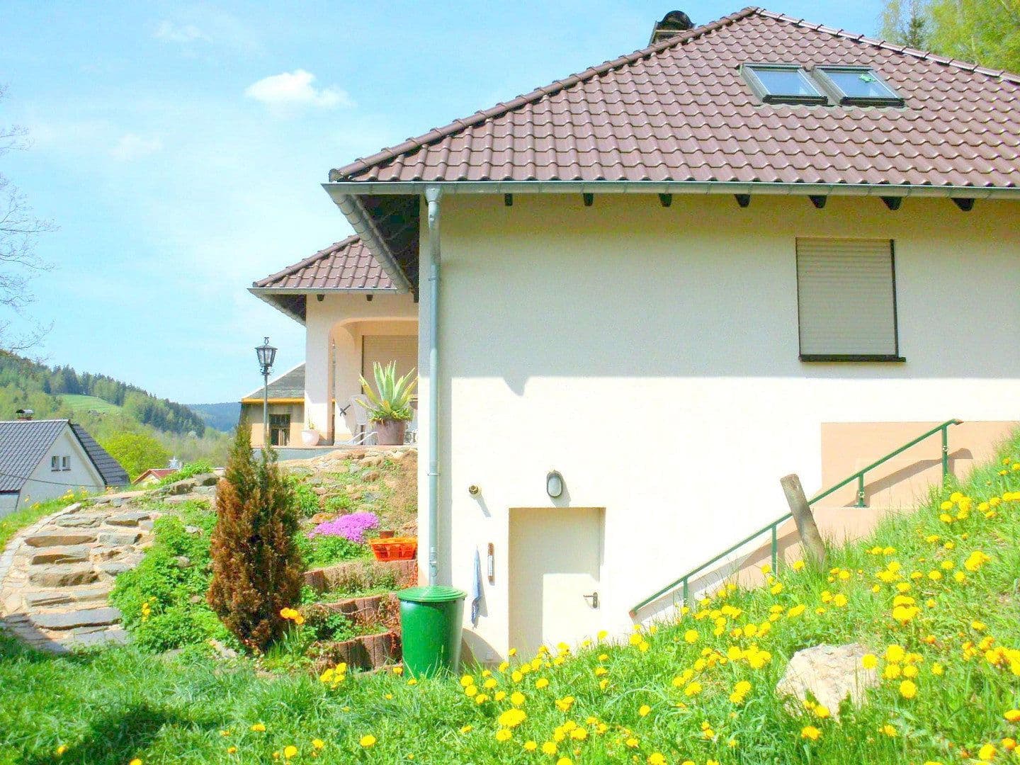 Predaj domu 199 m², pozemok 1.550 m², Klingenthal, Sasko Predaj domu 199 m², pozemok 1.550 m², Klingenthal, Sasko