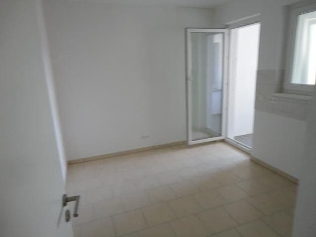 Prenájom bytu 4-izbový 98 m², Magdeburg, Sasko-Anhaltsko Prenájom bytu 4-izbový 98 m², Magdeburg, Sasko-Anhaltsko