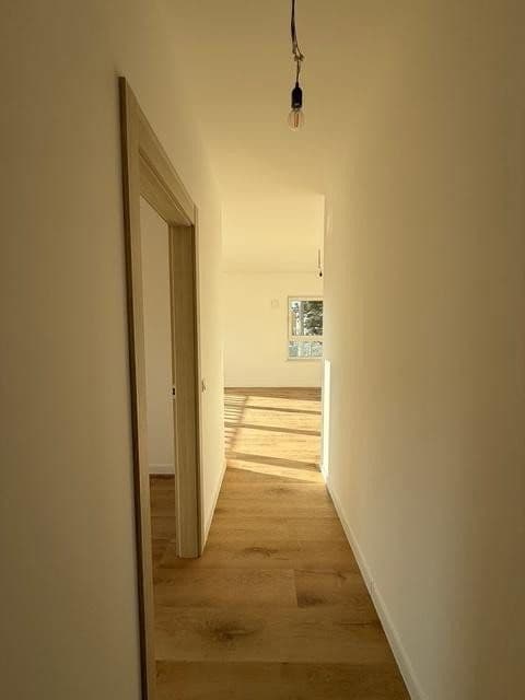 Prenájom bytu 3-izbový 70 m², Alt-Biesdorf 49, Berlin, Berlín Prenájom bytu 3-izbový 70 m², Alt-Biesdorf 49, Berlin, Berlín