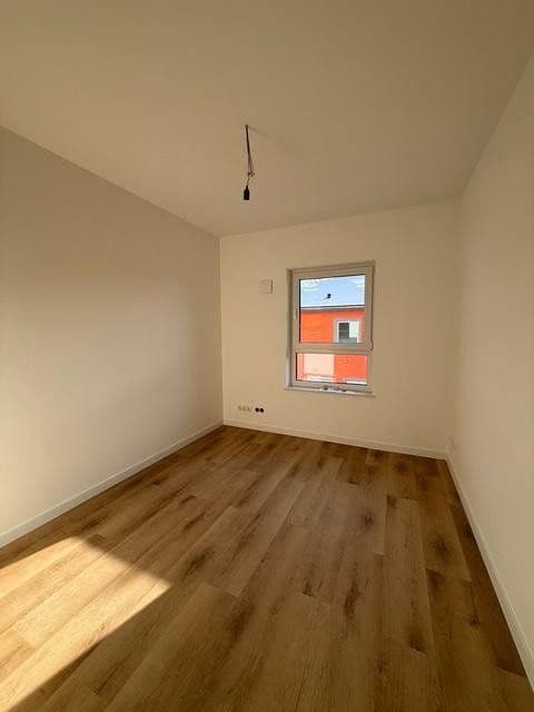 Prenájom bytu 3-izbový 70 m², Alt-Biesdorf 49, Berlin, Berlín Prenájom bytu 3-izbový 70 m², Alt-Biesdorf 49, Berlin, Berlín