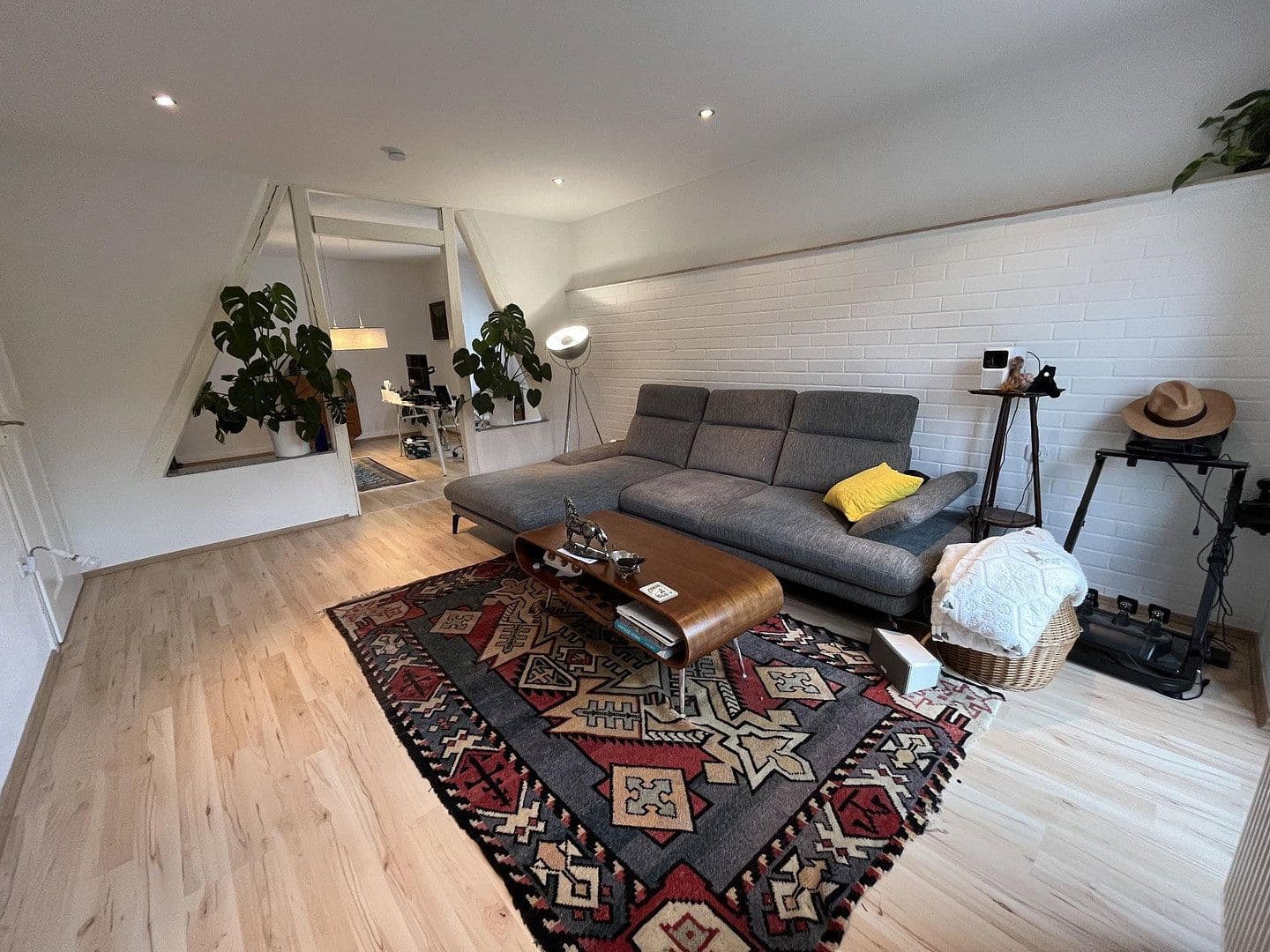 Prenájom bytu 3-izbový 98 m², Mosbach, Bádensko-Wurttembersko Prenájom bytu 3-izbový 98 m², Mosbach, Bádensko-Wurttembersko
