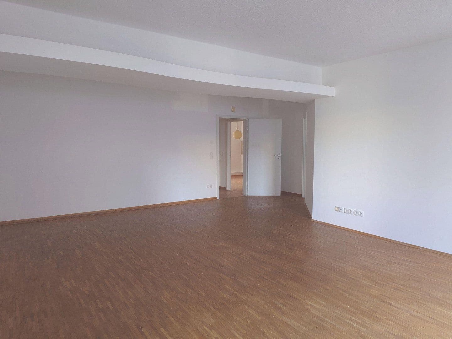 Prenájom bytu 2-izbový 81 m², Blumenstr. 3, Hannover, Dolné Sasko Prenájom bytu 2-izbový 81 m², Blumenstr. 3, Hannover, Dolné Sasko