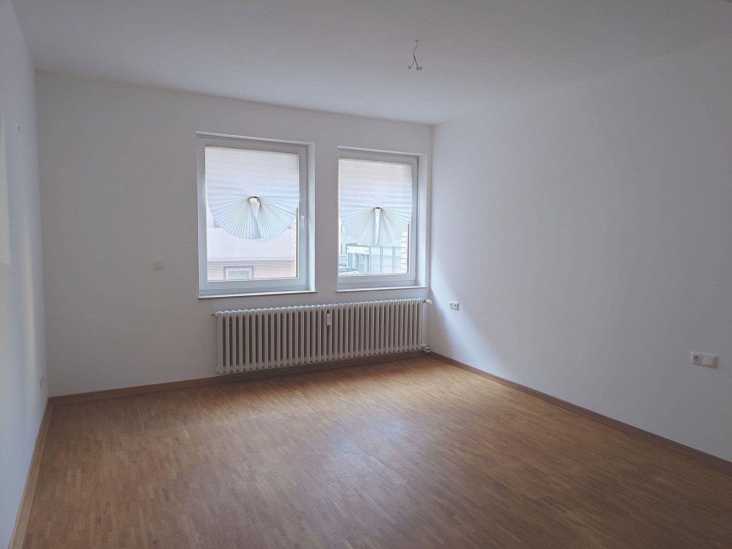 Prenájom bytu 2-izbový 81 m², Blumenstr. 3, Hannover, Dolné Sasko Prenájom bytu 2-izbový 81 m², Blumenstr. 3, Hannover, Dolné Sasko
