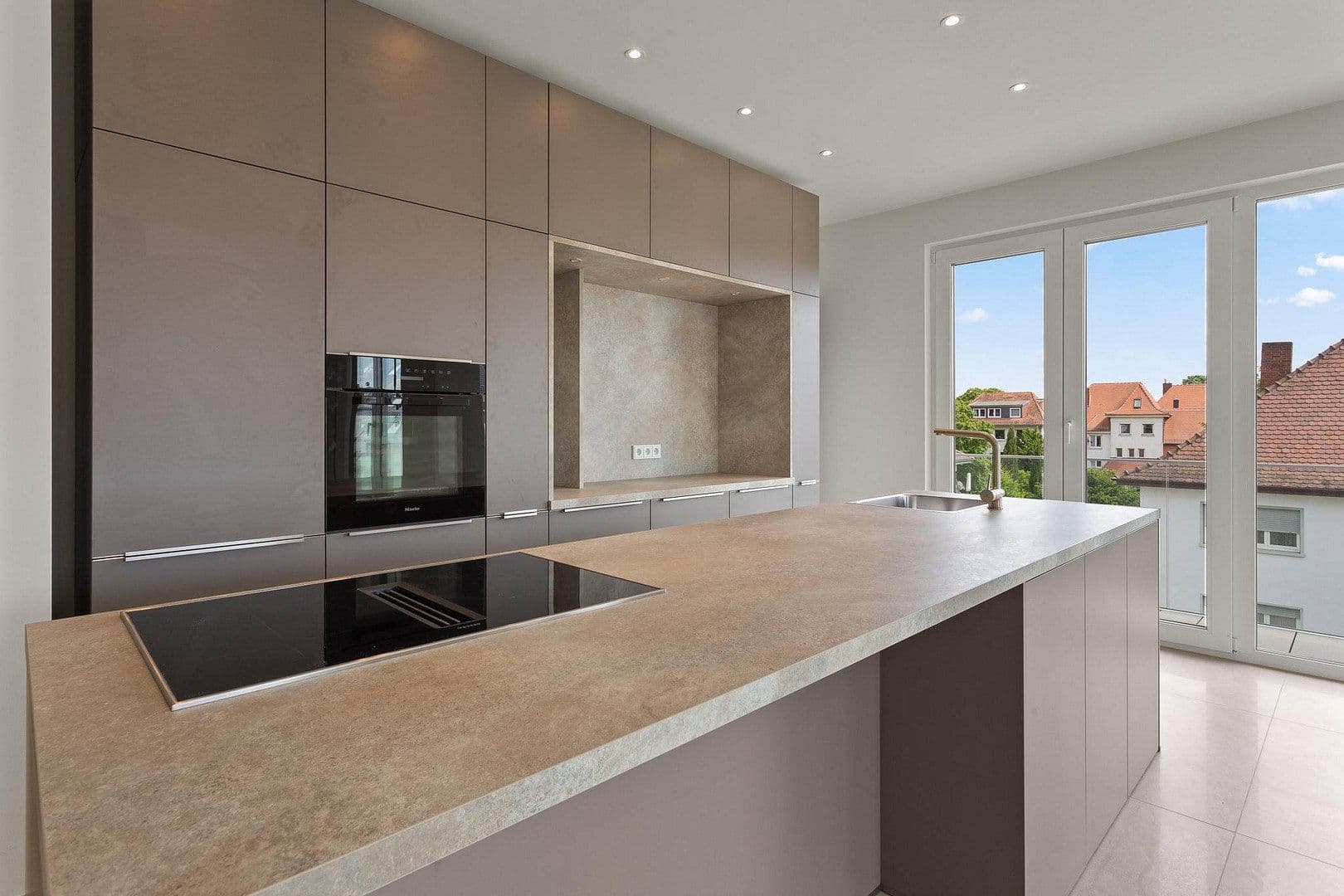 Prenájom bytu 4-izbový 166 m², Liebfrauenstraße 12, Oberursel (Taunus), Hesensko Prenájom bytu 4-izbový 166 m², Liebfrauenstraße 12, Oberursel (Taunus), Hesensko