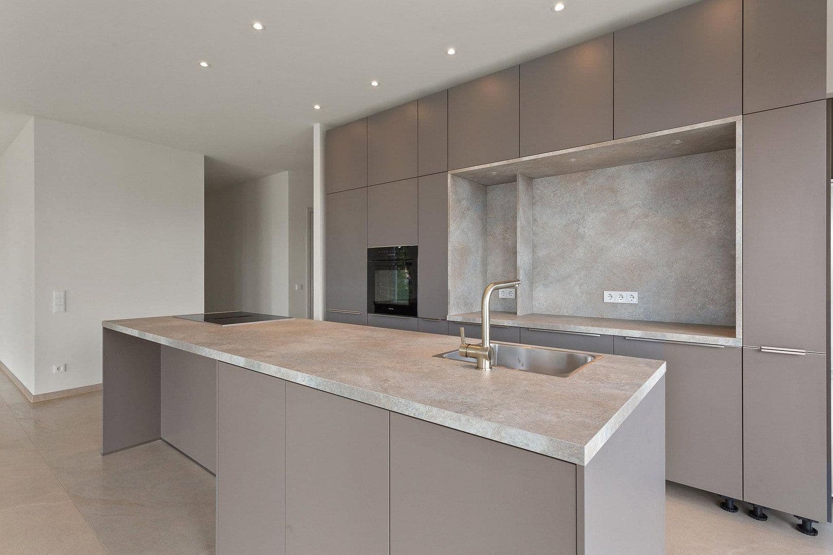 Prenájom bytu 4-izbový 166 m², Liebfrauenstraße 12, Oberursel (Taunus), Hesensko Prenájom bytu 4-izbový 166 m², Liebfrauenstraße 12, Oberursel (Taunus), Hesensko