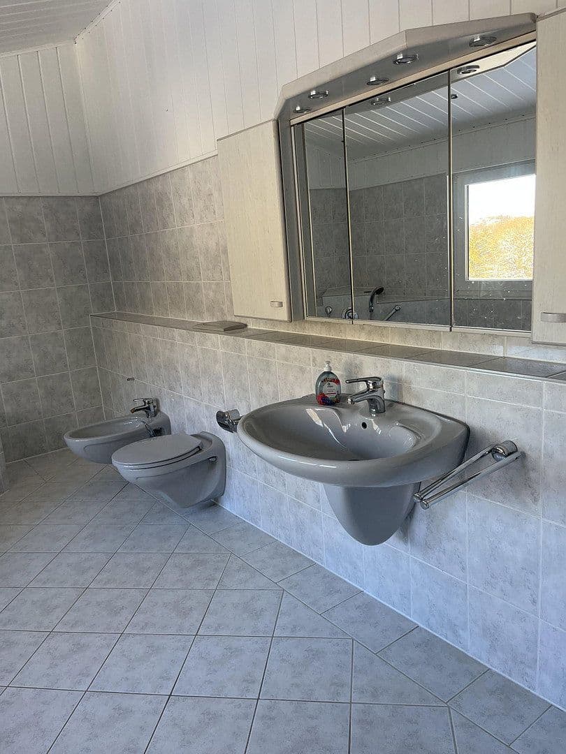 Predaj domu 140 m², pozemok 1.930 m², Hauptstraße 2, Hönningen, Porýnie-Falcko Predaj domu 140 m², pozemok 1.930 m², Hauptstraße 2, Hönningen, Porýnie-Falcko