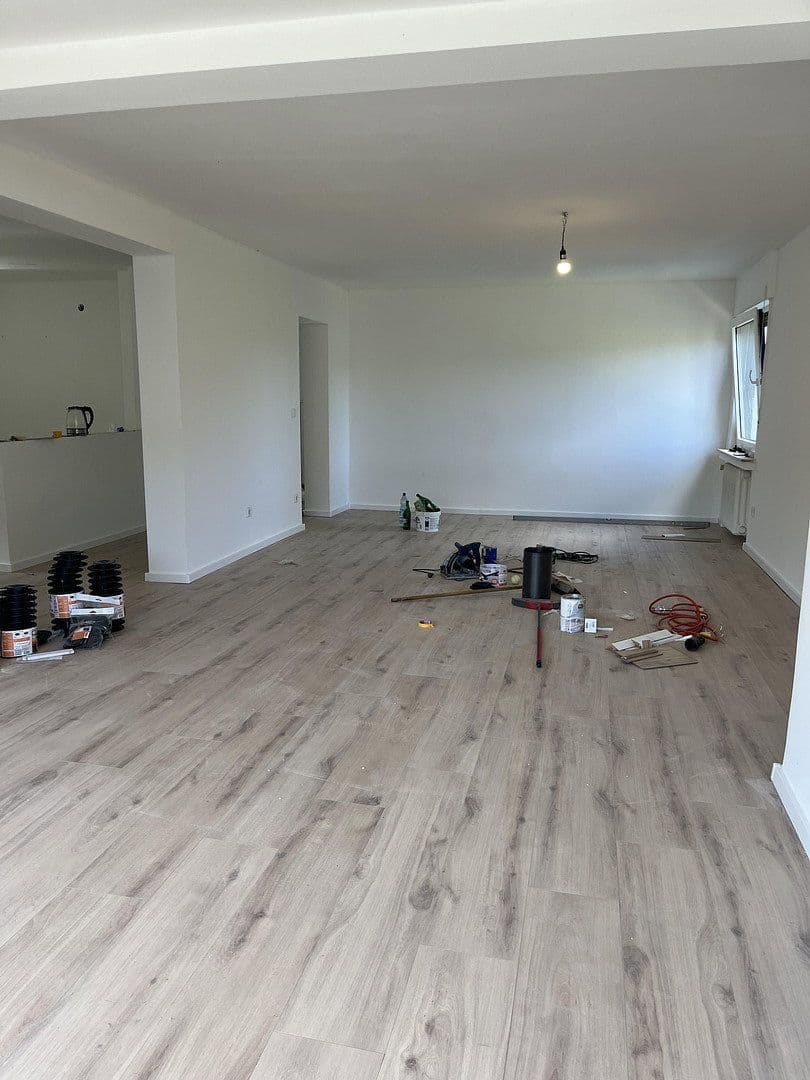 Predaj domu 140 m², pozemok 1.930 m², Hauptstraße 2, Hönningen, Porýnie-Falcko Predaj domu 140 m², pozemok 1.930 m², Hauptstraße 2, Hönningen, Porýnie-Falcko