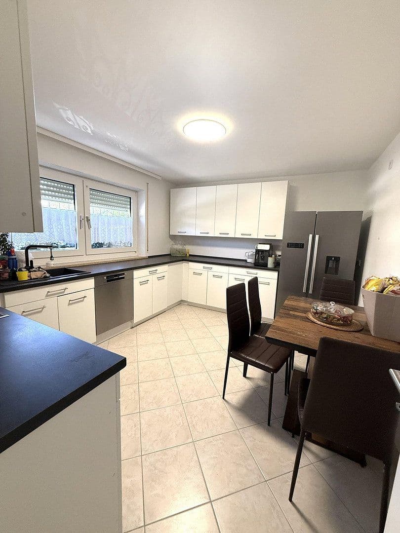 Prenájom domu 200 m², pozemok 330 m², Kaufbeuren, Bavorsko Prenájom domu 200 m², pozemok 330 m², Kaufbeuren, Bavorsko
