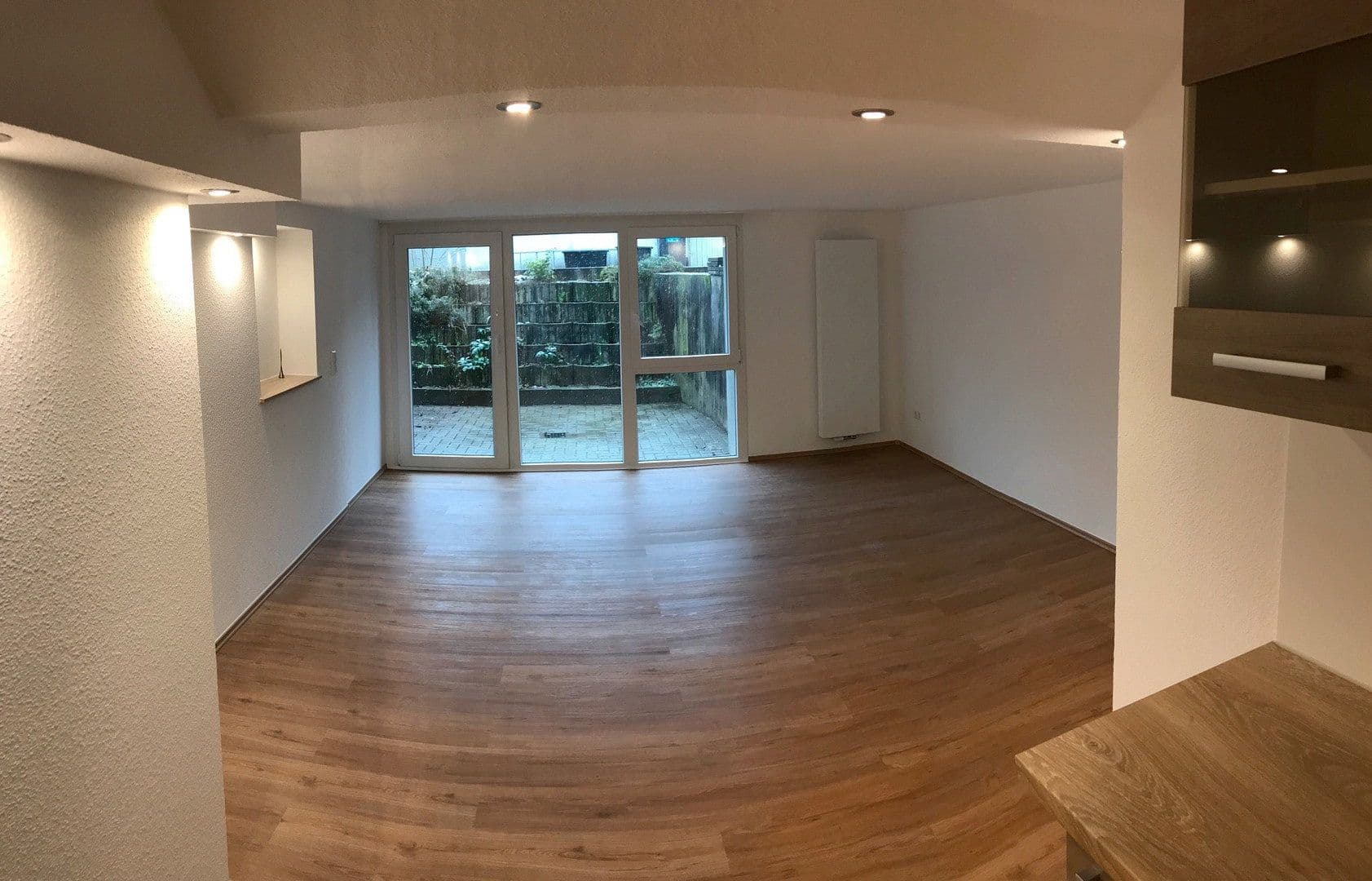 Prenájom bytu 2-izbový 62 m², Karlsruhe, Bádensko-Wurttembersko Prenájom bytu 2-izbový 62 m², Karlsruhe, Bádensko-Wurttembersko