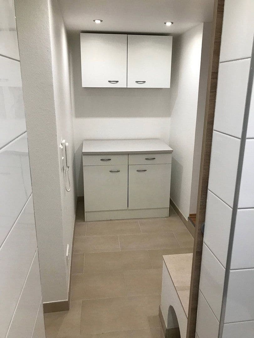 Prenájom bytu 2-izbový 62 m², Karlsruhe, Bádensko-Wurttembersko Prenájom bytu 2-izbový 62 m², Karlsruhe, Bádensko-Wurttembersko