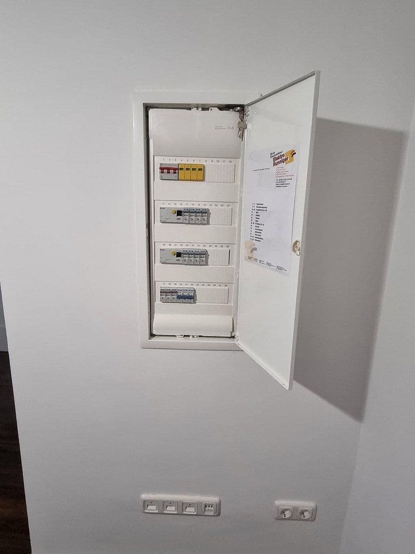 Prenájom bytu 4-izbový 85 m², Holteistraße 74, Duisburg, Severné Porýnie - Westfálsko Prenájom bytu 4-izbový 85 m², Holteistraße 74, Duisburg, Severné Porýnie - Westfálsko