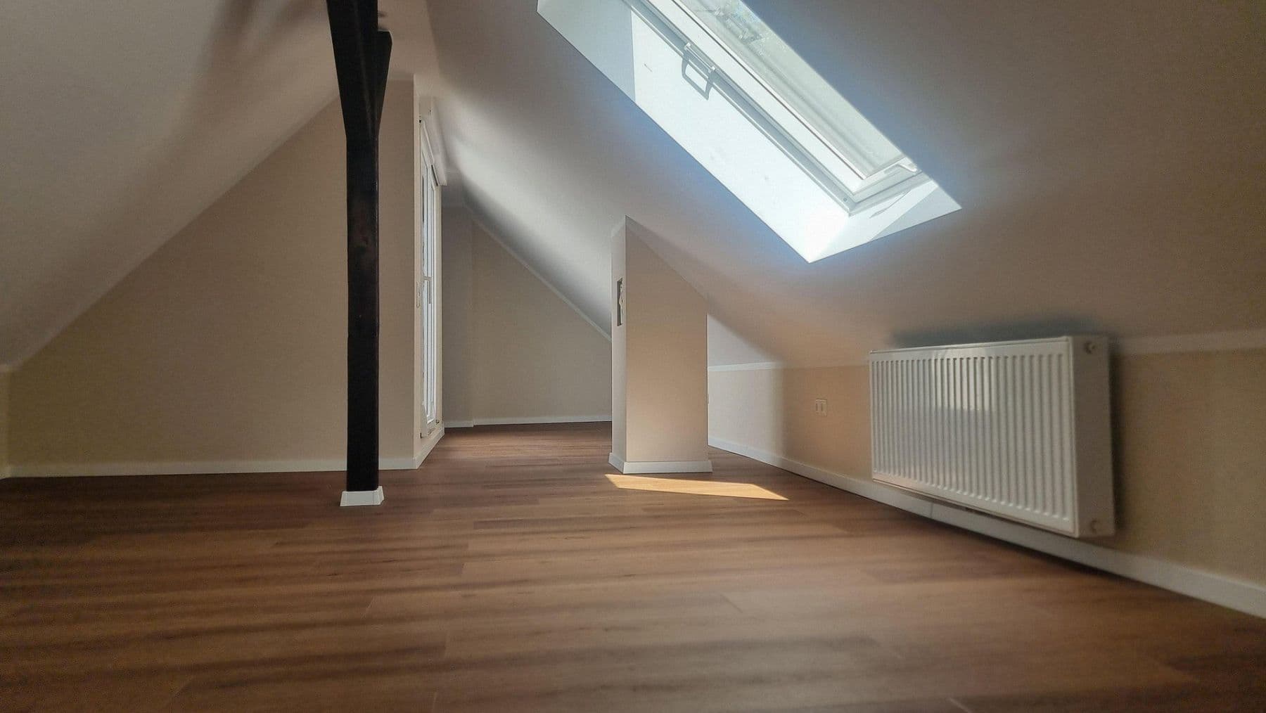 Prenájom bytu 4-izbový 85 m², Holteistraße 74, Duisburg, Severné Porýnie - Westfálsko Prenájom bytu 4-izbový 85 m², Holteistraße 74, Duisburg, Severné Porýnie - Westfálsko