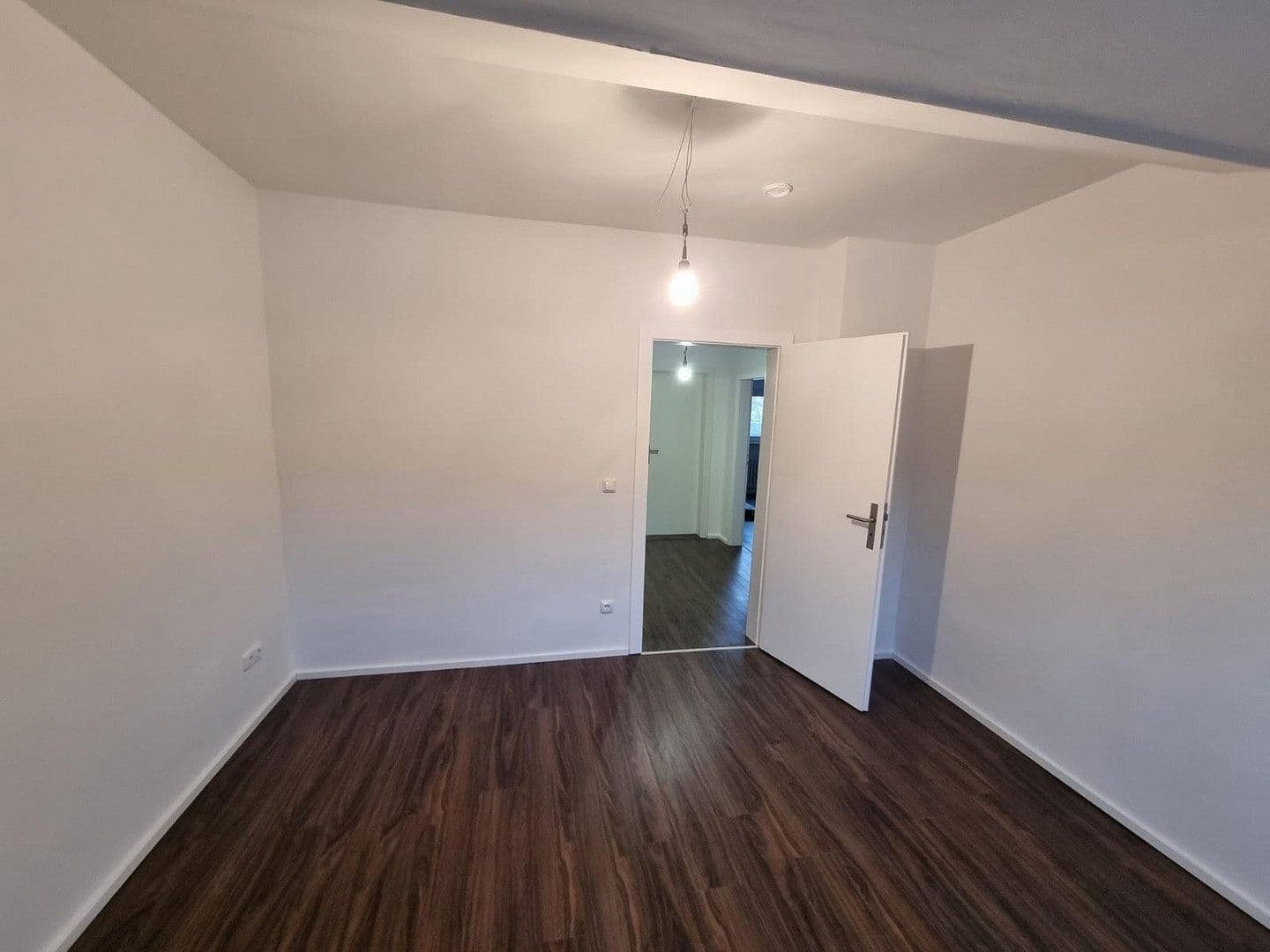 Prenájom bytu 4-izbový 85 m², Holteistraße 74, Duisburg, Severné Porýnie - Westfálsko Prenájom bytu 4-izbový 85 m², Holteistraße 74, Duisburg, Severné Porýnie - Westfálsko