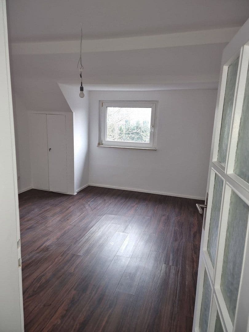 Prenájom bytu 4-izbový 85 m², Holteistraße 74, Duisburg, Severné Porýnie - Westfálsko Prenájom bytu 4-izbový 85 m², Holteistraße 74, Duisburg, Severné Porýnie - Westfálsko