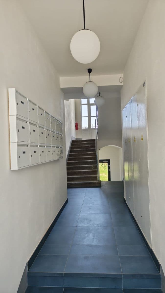 Prenájom bytu 1-izbový 22 m², Kolmá, Praha, Praha Prenájom bytu 1-izbový 22 m², Kolmá, Praha, Praha