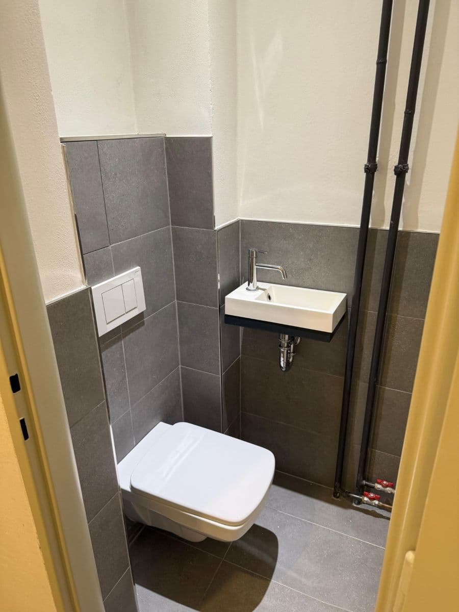 Prenájom bytu 2-izbový 50 m², Patočkova, Praha, Praha Prenájom bytu 2-izbový 50 m², Patočkova, Praha, Praha