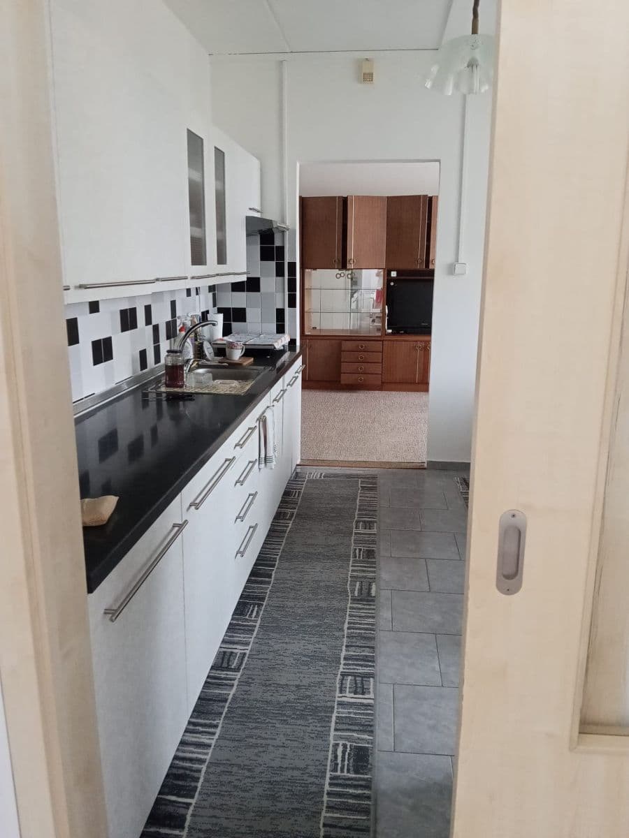 Prenájom bytu 3-izbový 73 m², Jiřího z Poděbrad, Sokolov, Karlovarský kraj Prenájom bytu 3-izbový 73 m², Jiřího z Poděbrad, Sokolov, Karlovarský kraj
