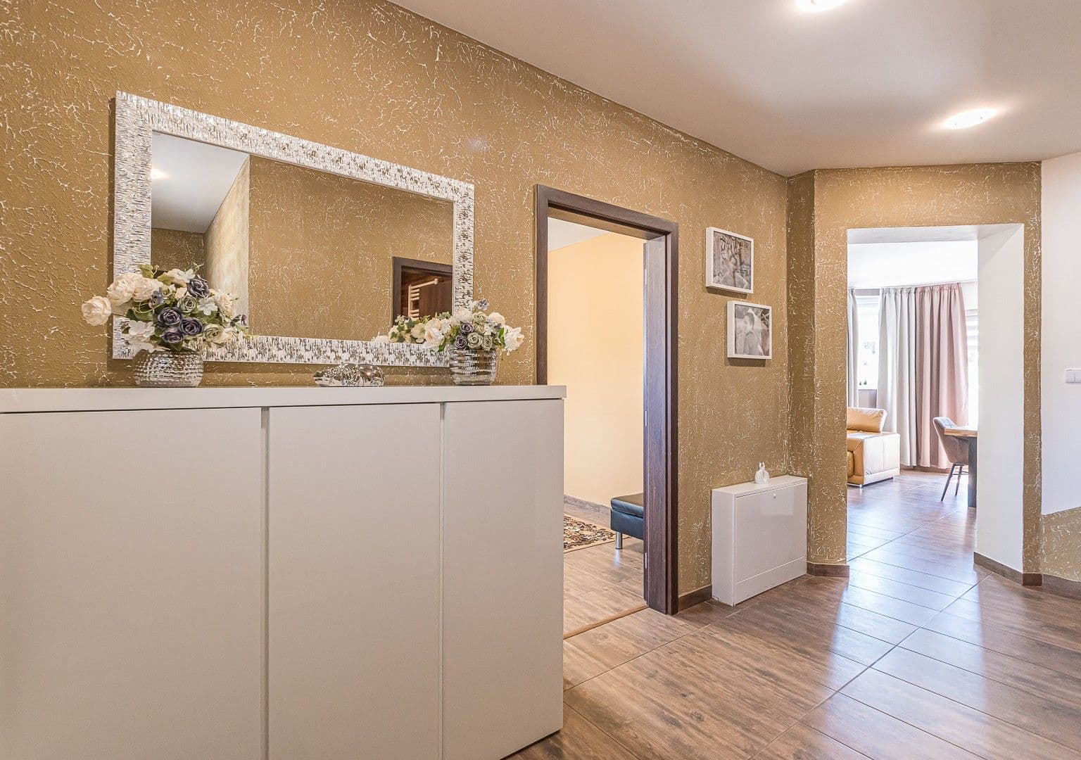 Predaj domu 214 m², pozemok 802 m², Zvoleněves, Středočeský kraj Predaj domu 214 m², pozemok 802 m², Zvoleněves, Středočeský kraj