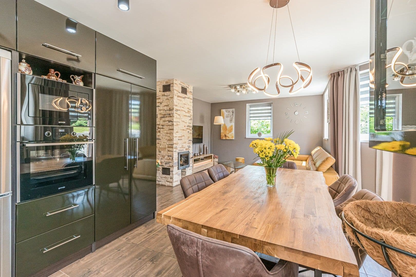 Predaj domu 214 m², pozemok 802 m², Zvoleněves, Středočeský kraj Predaj domu 214 m², pozemok 802 m², Zvoleněves, Středočeský kraj