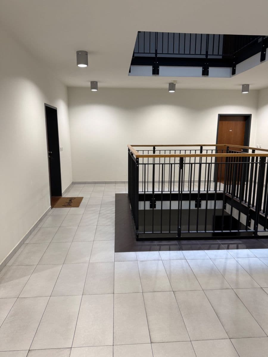 Predaj bytu 2-izbový 59 m², Jeremiášova, Praha, Praha Predaj bytu 2-izbový 59 m², Jeremiášova, Praha, Praha