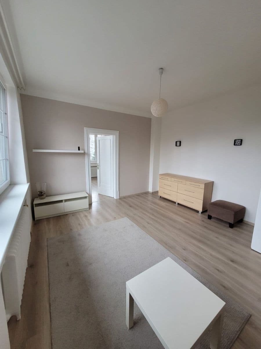 Prenájom bytu 2-izbový 68 m², Pod Rovinou, Praha, Praha Prenájom bytu 2-izbový 68 m², Pod Rovinou, Praha, Praha