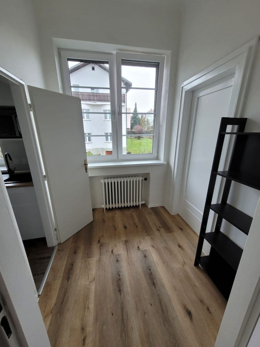 Prenájom bytu 2-izbový 68 m², Pod Rovinou, Praha, Praha Prenájom bytu 2-izbový 68 m², Pod Rovinou, Praha, Praha