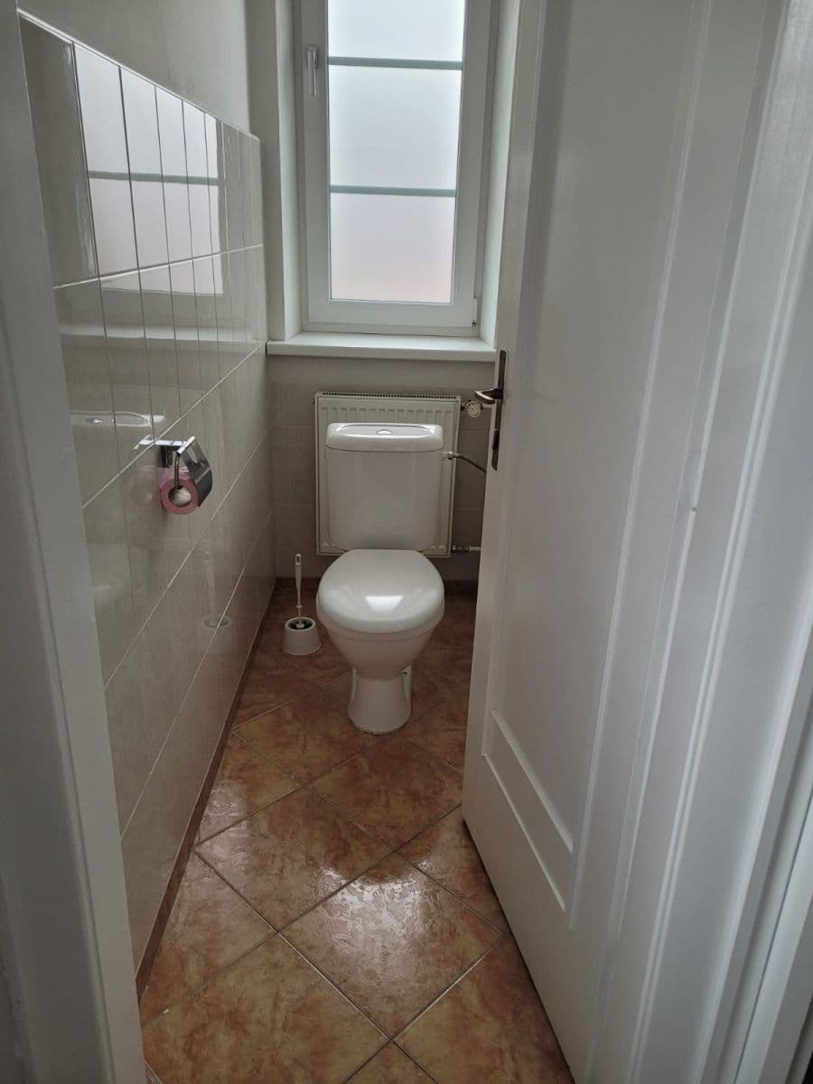 Prenájom bytu 2-izbový 68 m², Pod Rovinou, Praha, Praha Prenájom bytu 2-izbový 68 m², Pod Rovinou, Praha, Praha