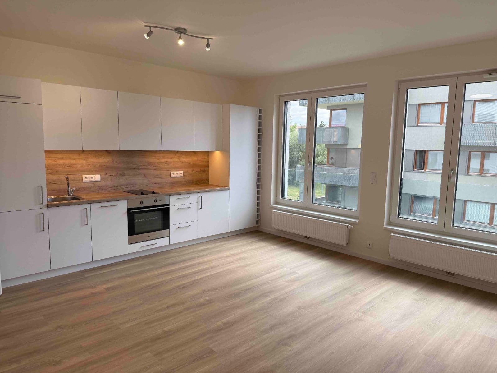 Prenájom bytu 1-izbový 37 m², Divíškové, Praha, Praha Prenájom bytu 1-izbový 37 m², Divíškové, Praha, Praha