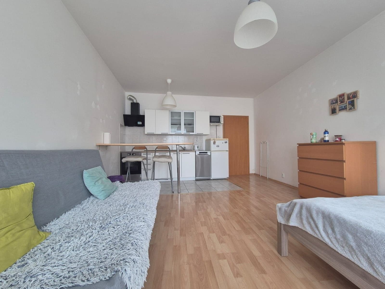 Prenájom bytu 1-izbový 40 m², Suchdolské náměstí, Praha, Praha Prenájom bytu 1-izbový 40 m², Suchdolské náměstí, Praha, Praha