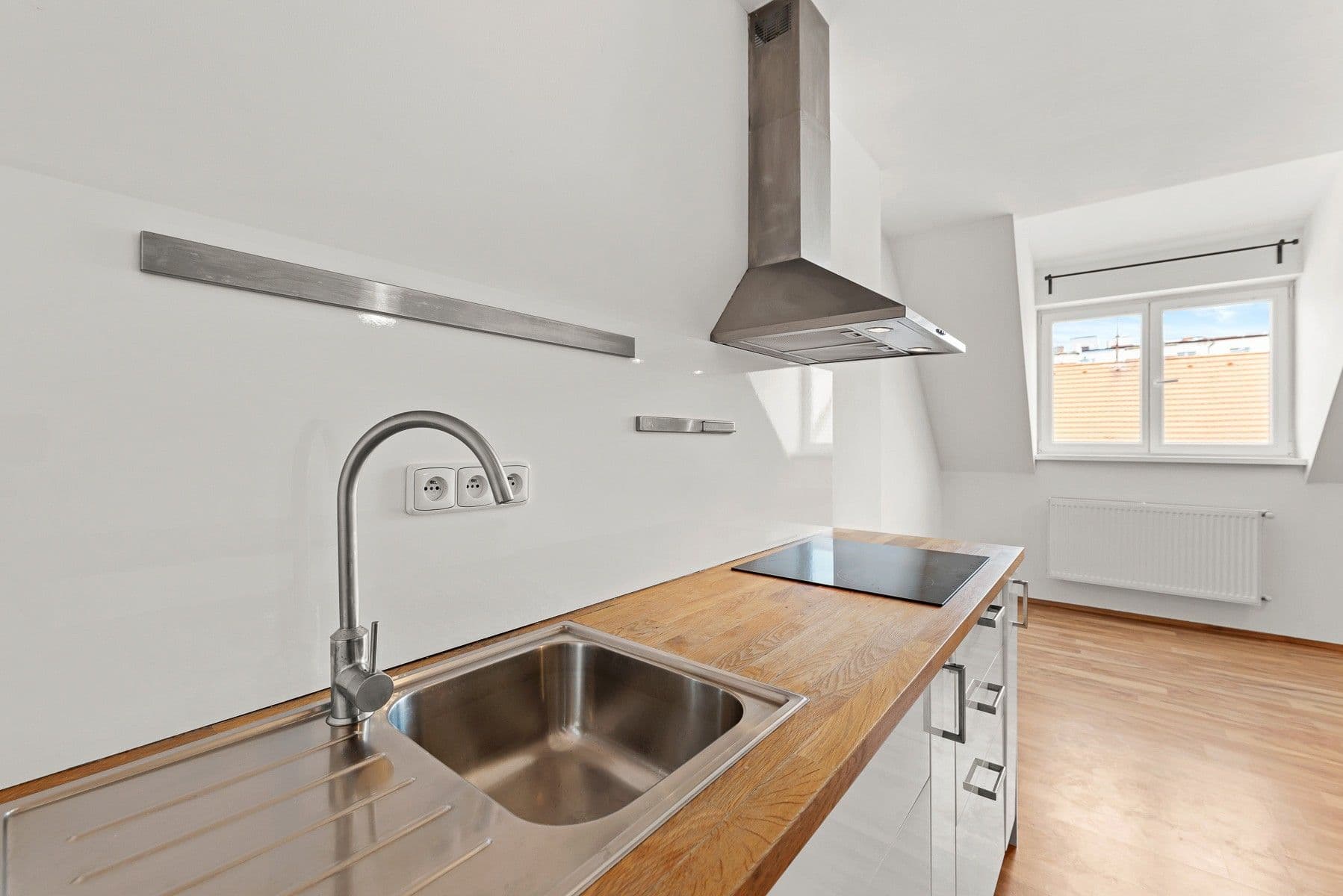 Prenájom bytu 1-izbový 34 m², Holandská, Praha, Praha Prenájom bytu 1-izbový 34 m², Holandská, Praha, Praha