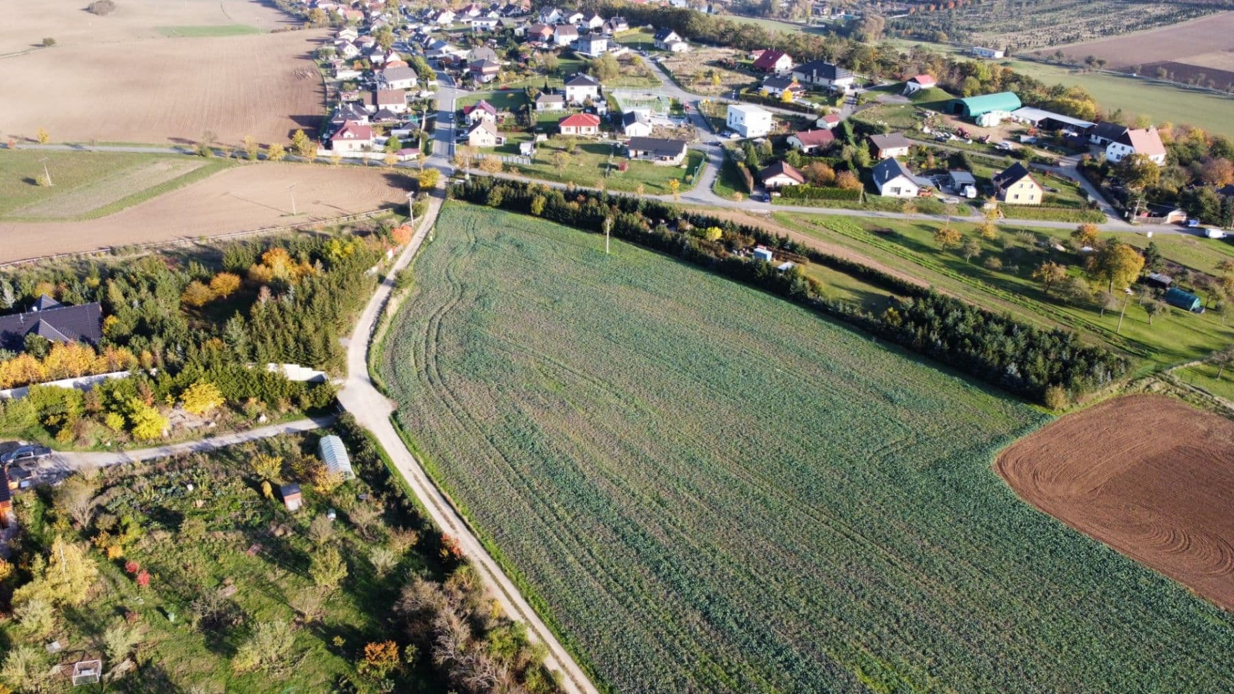 Predaj pozemku 4.059 m², Tmaň, Středočeský kraj Predaj pozemku 4.059 m², Tmaň, Středočeský kraj