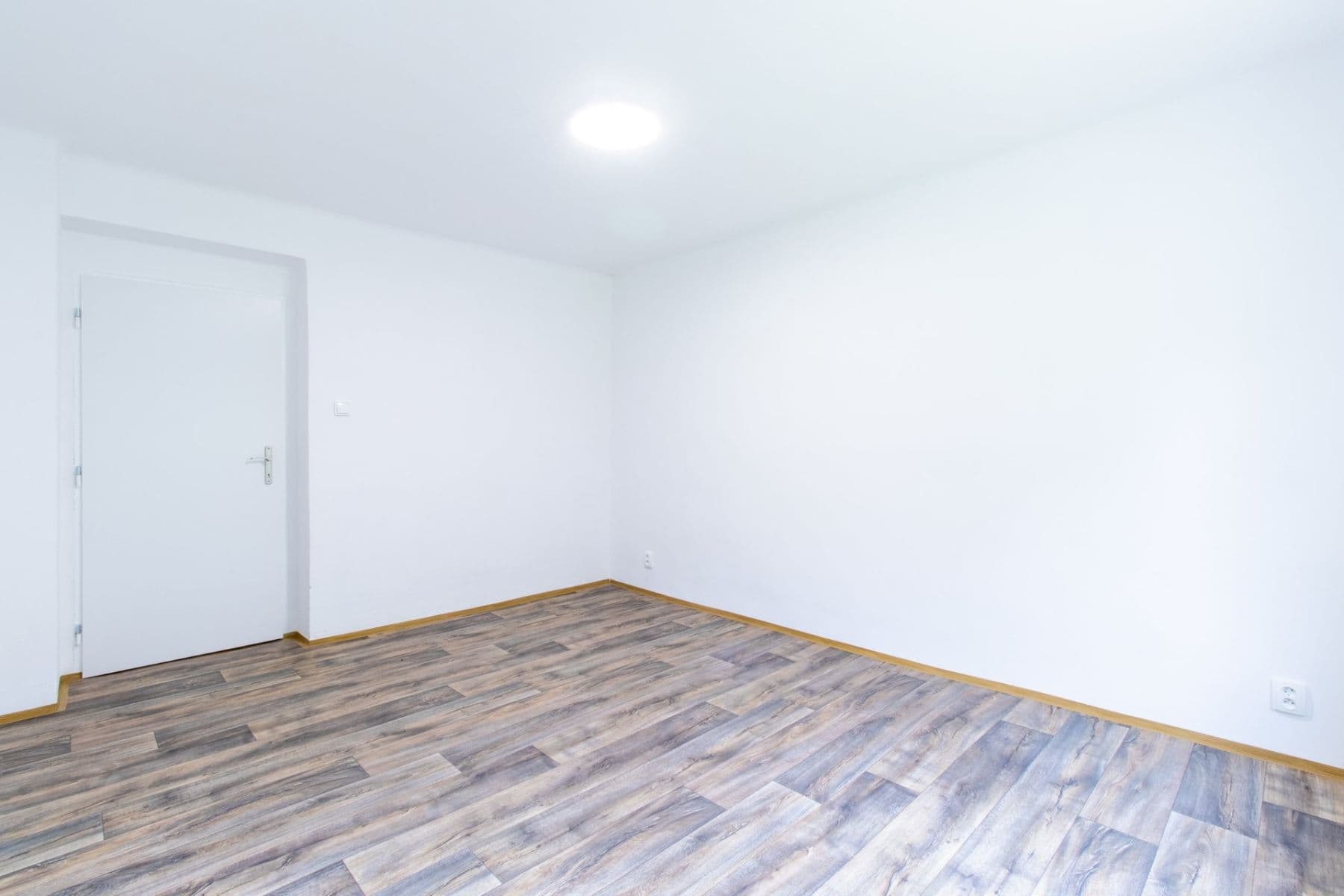 Prenájom bytu 2-izbový 81 m², Květnová, Odolena Voda, Středočeský kraj Prenájom bytu 2-izbový 81 m², Květnová, Odolena Voda, Středočeský kraj