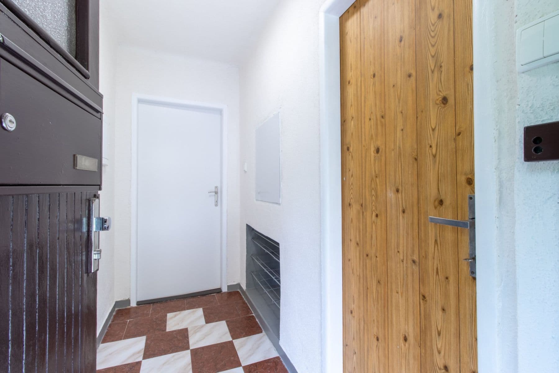 Prenájom bytu 2-izbový 81 m², Květnová, Odolena Voda, Středočeský kraj Prenájom bytu 2-izbový 81 m², Květnová, Odolena Voda, Středočeský kraj