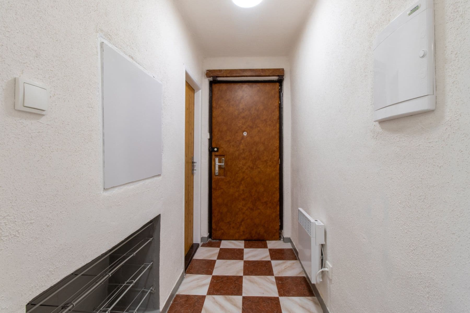 Prenájom bytu 2-izbový 81 m², Květnová, Odolena Voda, Středočeský kraj Prenájom bytu 2-izbový 81 m², Květnová, Odolena Voda, Středočeský kraj
