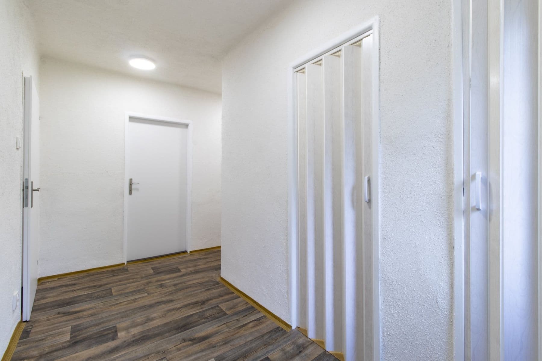 Prenájom bytu 2-izbový 81 m², Květnová, Odolena Voda, Středočeský kraj Prenájom bytu 2-izbový 81 m², Květnová, Odolena Voda, Středočeský kraj