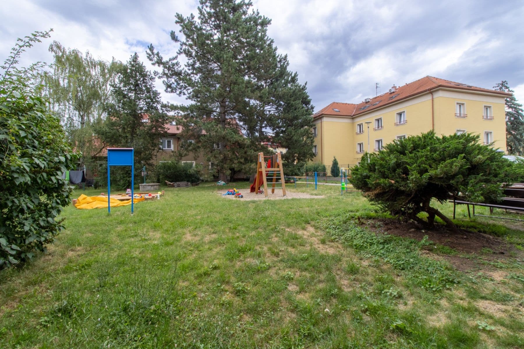 Prenájom bytu 2-izbový 81 m², Květnová, Odolena Voda, Středočeský kraj Prenájom bytu 2-izbový 81 m², Květnová, Odolena Voda, Středočeský kraj