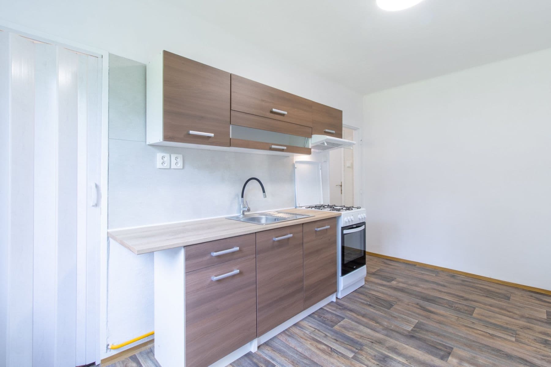 Prenájom bytu 2-izbový 81 m², Květnová, Odolena Voda, Středočeský kraj Prenájom bytu 2-izbový 81 m², Květnová, Odolena Voda, Středočeský kraj