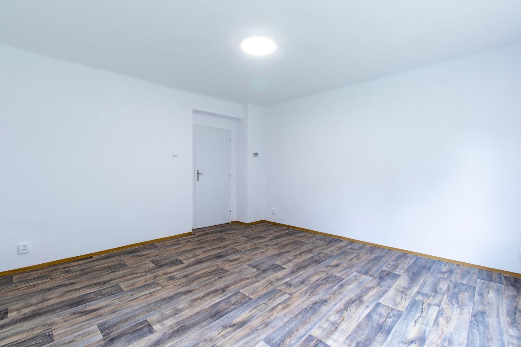 Prenájom bytu 2-izbový 81 m², Květnová, Odolena Voda, Středočeský kraj Prenájom bytu 2-izbový 81 m², Květnová, Odolena Voda, Středočeský kraj