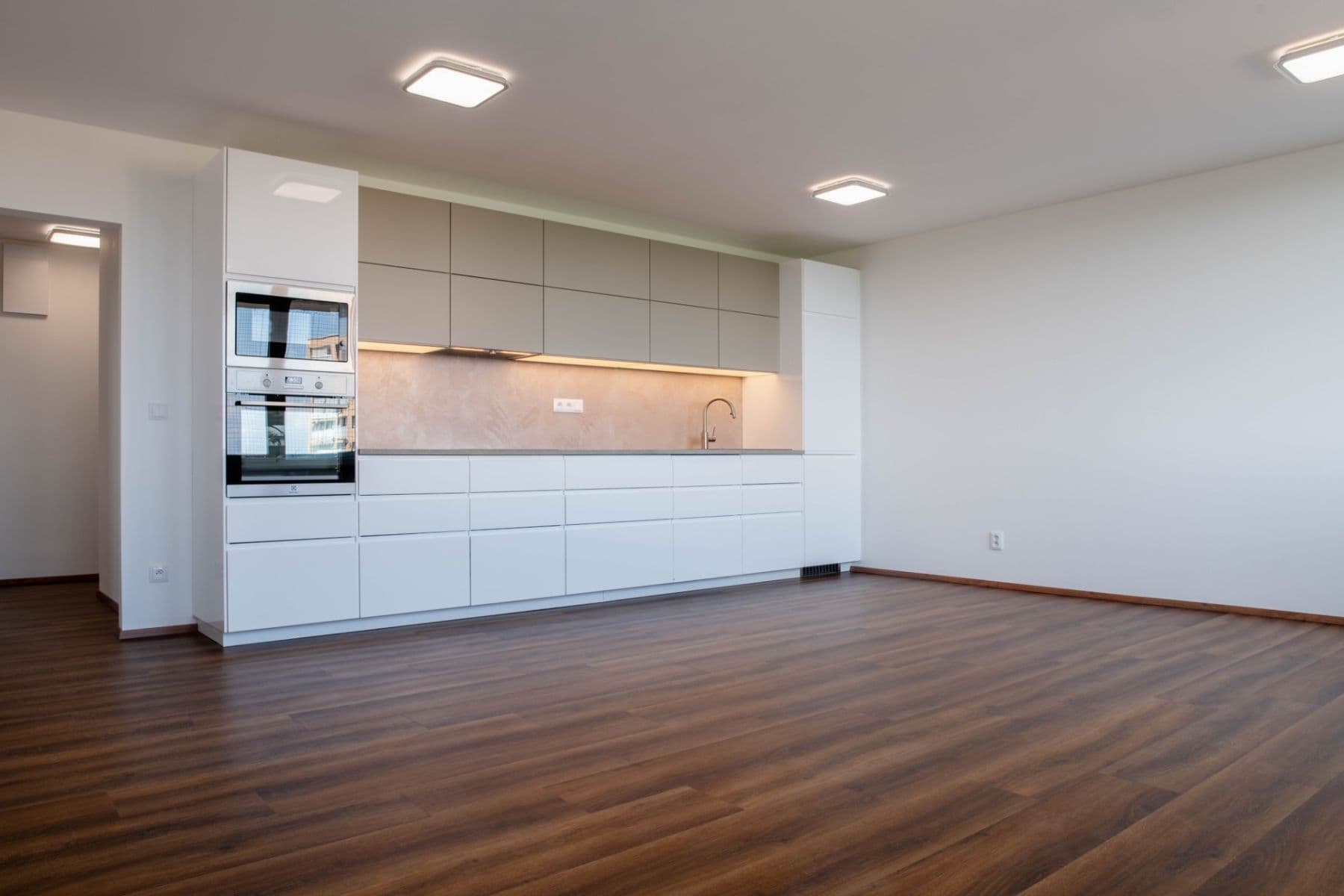 Predaj bytu 3-izbový 85 m², Doležalova, Praha, Praha Predaj bytu 3-izbový 85 m², Doležalova, Praha, Praha
