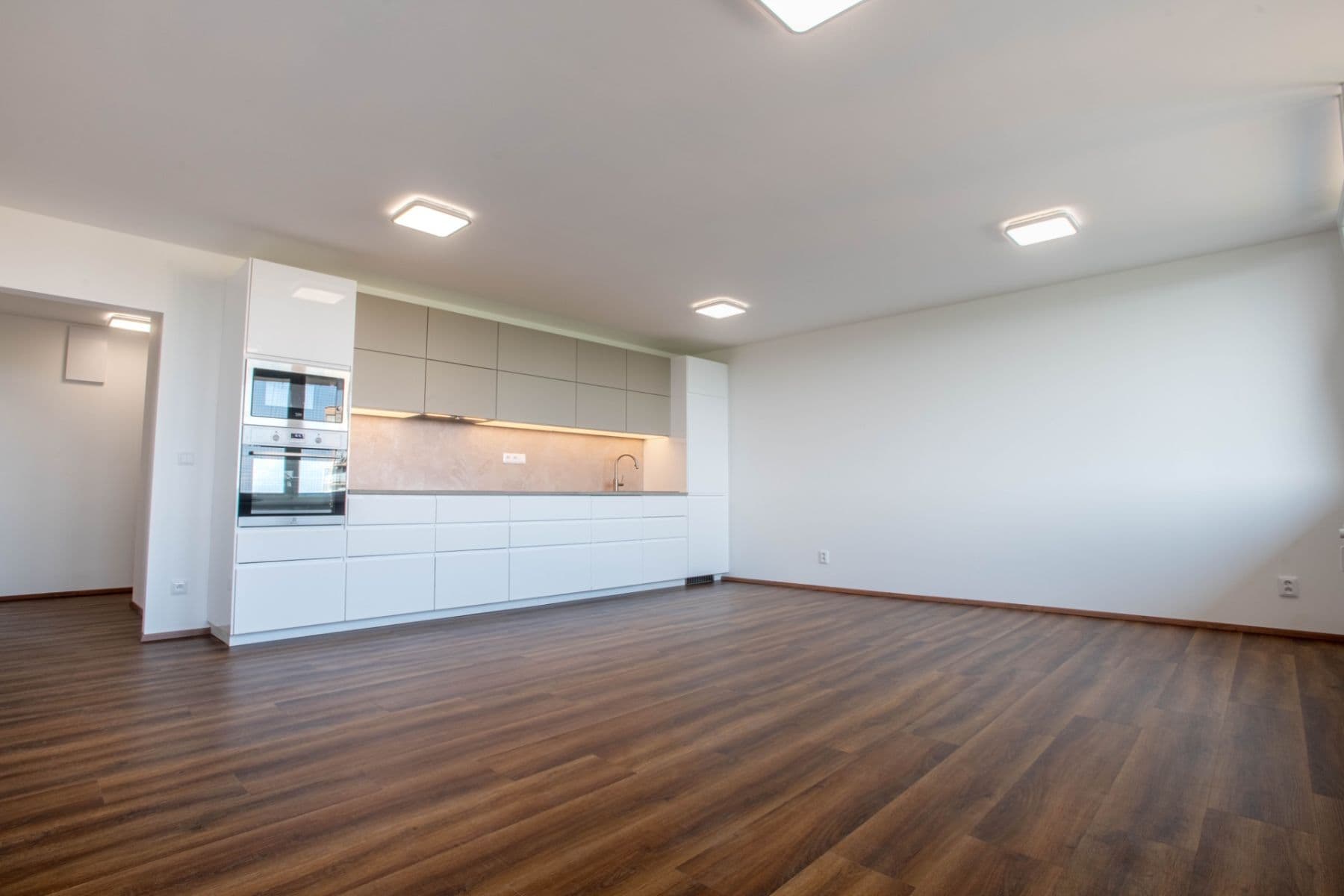 Predaj bytu 3-izbový 85 m², Doležalova, Praha, Praha Predaj bytu 3-izbový 85 m², Doležalova, Praha, Praha