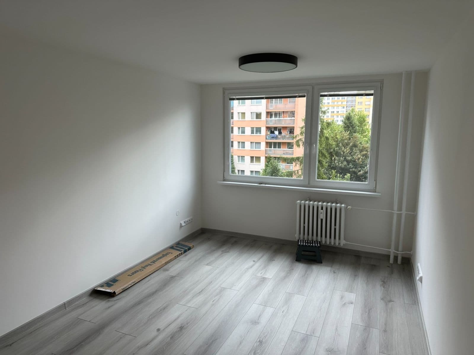 Prenájom bytu 2-izbový 42 m², Ciolkovského, Praha, Praha Prenájom bytu 2-izbový 42 m², Ciolkovského, Praha, Praha