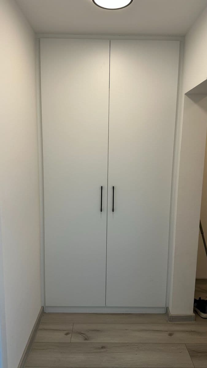 Prenájom bytu 2-izbový 42 m², Ciolkovského, Praha, Praha Prenájom bytu 2-izbový 42 m², Ciolkovského, Praha, Praha