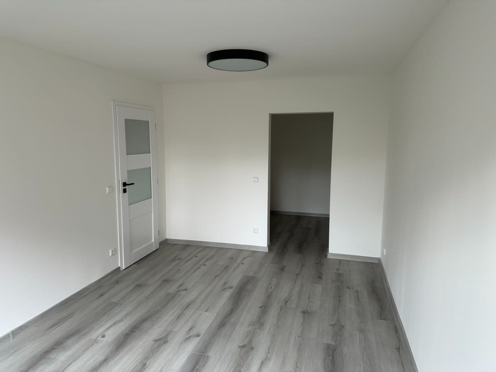 Prenájom bytu 2-izbový 42 m², Ciolkovského, Praha, Praha Prenájom bytu 2-izbový 42 m², Ciolkovského, Praha, Praha