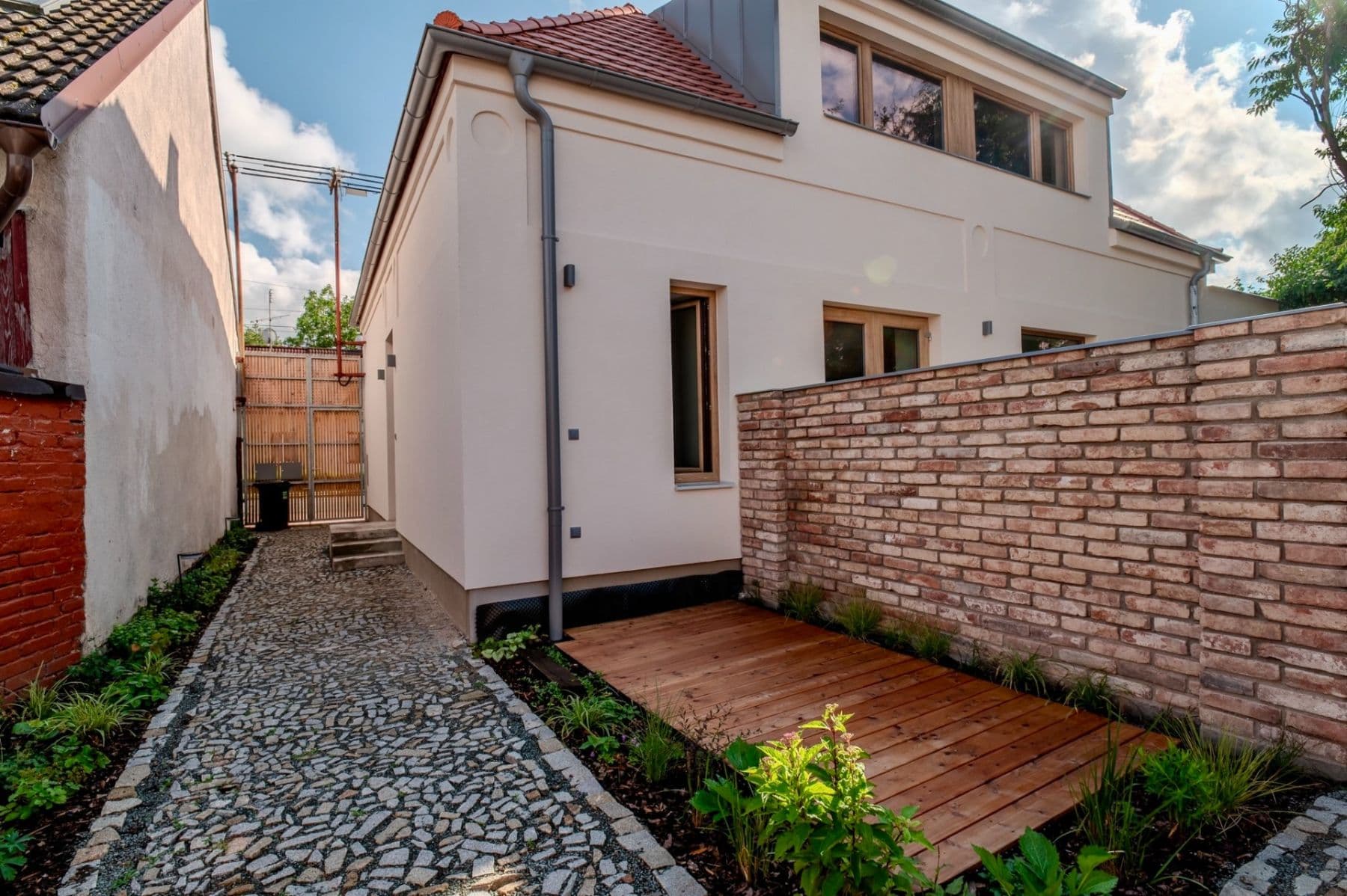 Prenájom bytu 1-izbový 29 m², Dašická, Pardubice, Pardubický kraj Prenájom bytu 1-izbový 29 m², Dašická, Pardubice, Pardubický kraj