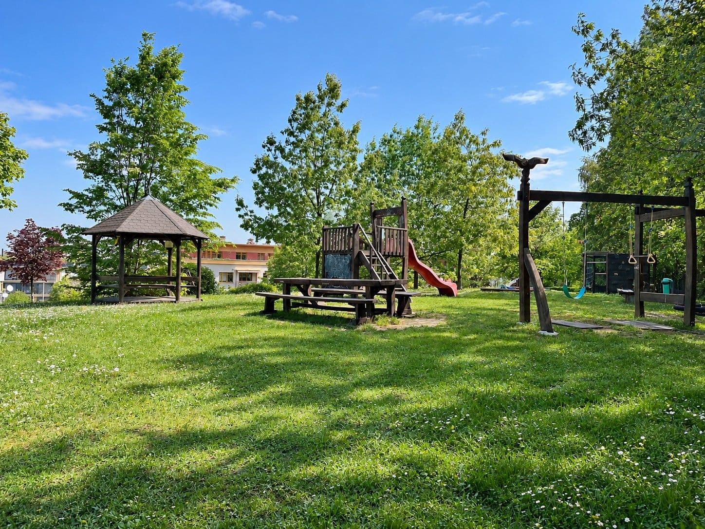 Predaj bytu 3-izbový 103 m², Na Pomezí, Praha, Praha Predaj bytu 3-izbový 103 m², Na Pomezí, Praha, Praha