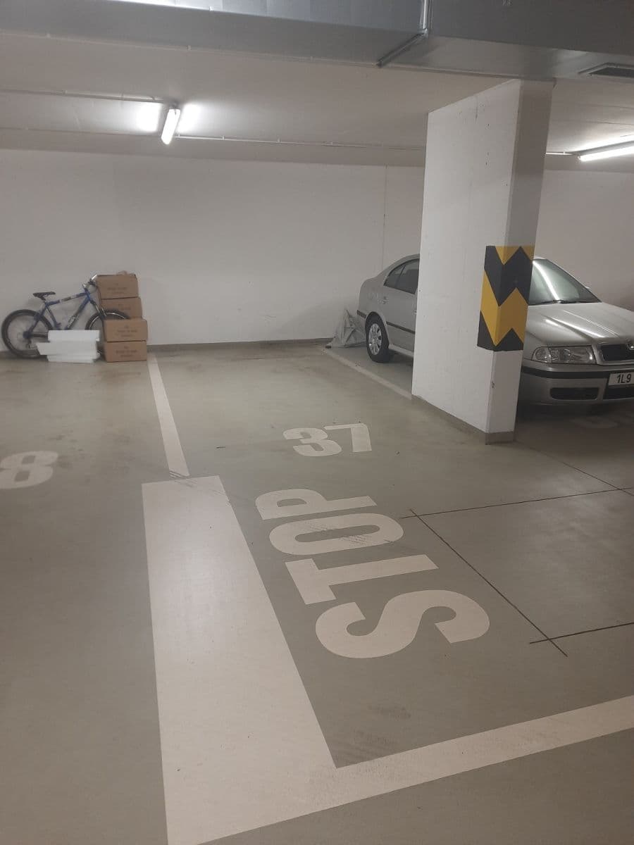 Prenájom garáže 15 m², Praha, Praha Prenájom garáže 15 m², Praha, Praha